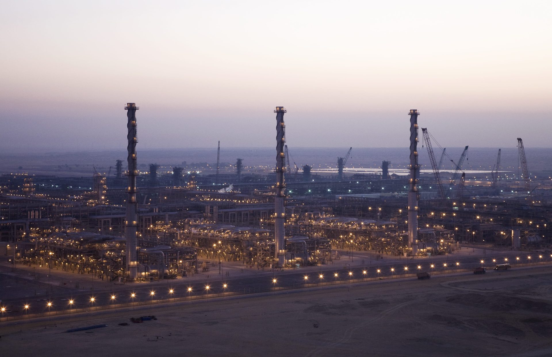 Overview at dawn of the Sulfur Recovery Plant at the Khursaniyah Gas Plant.